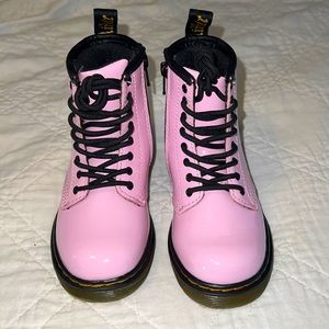 Super cute toddler Dr Martens….pink patent leather….only worn once!